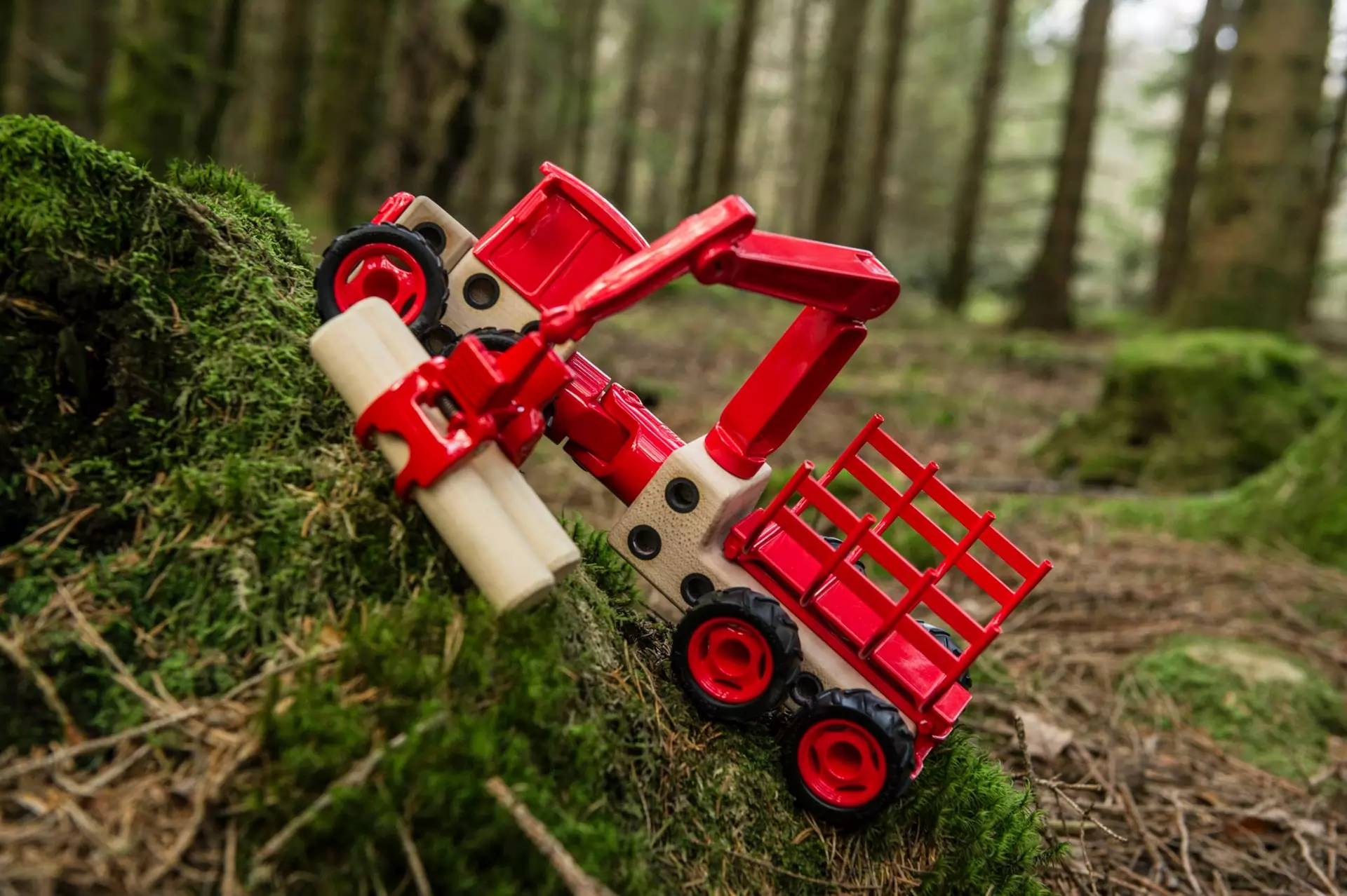 Beljo toy design of a truck in the forest